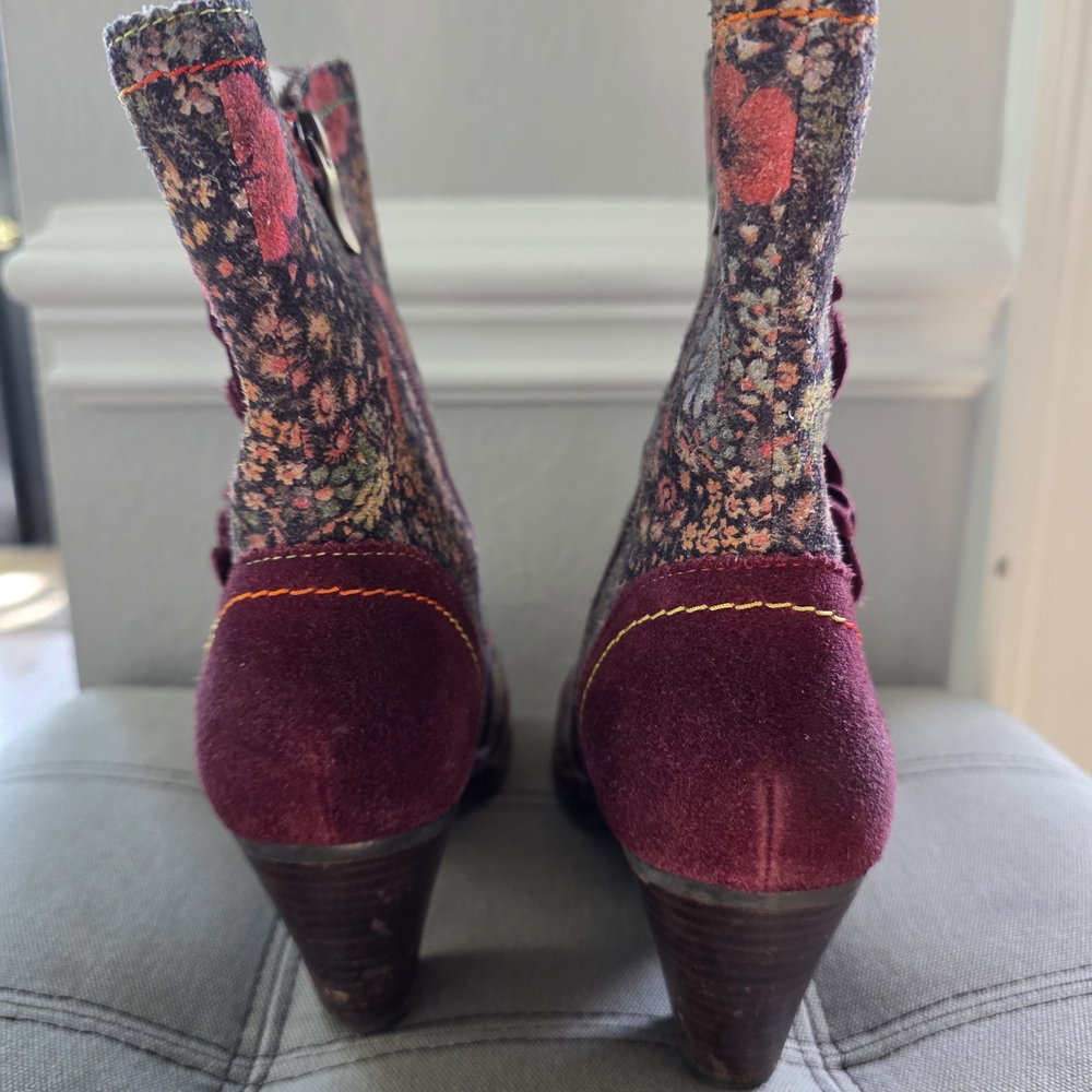 L'Artiste Simonetta Burgundy Floral Embroidered Heeled Boots - Picture 4 of 5